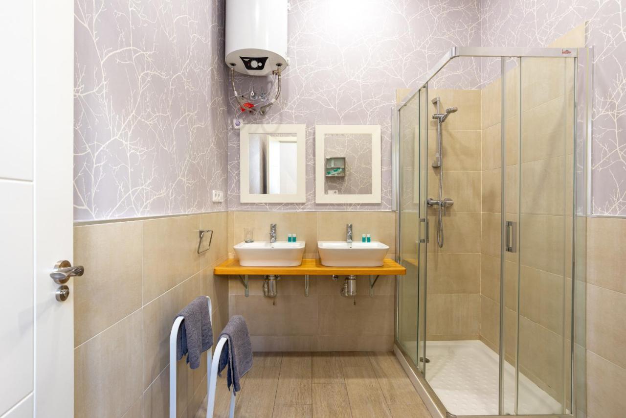 Urbe10 Angel Suites 1 Bedroom Apartment 3C Малага Екстер'єр фото