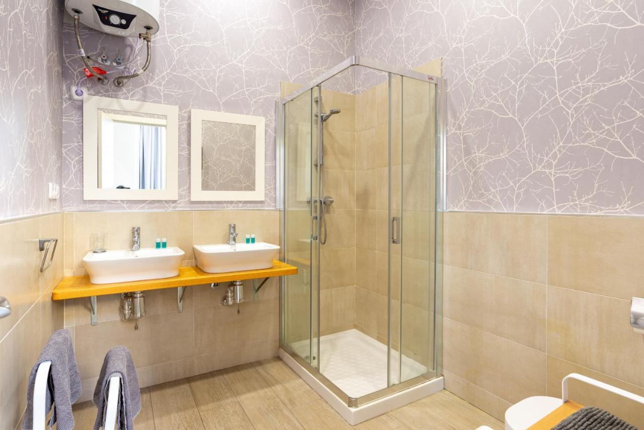 Urbe10 Angel Suites 1 Bedroom Apartment 3C Малага Екстер'єр фото